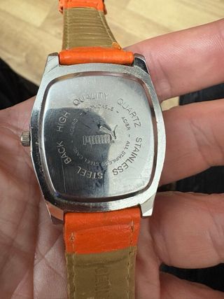 Reloj Puma funcionando.