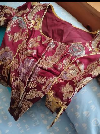 Faldas Alicantina 50 euros cada una