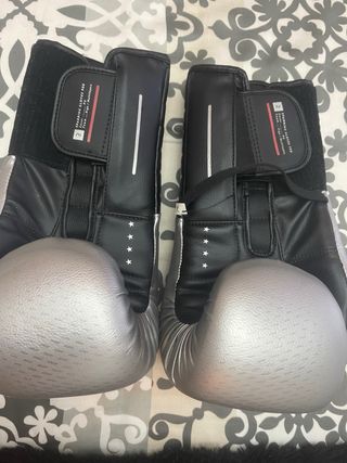 Guantes boxeo Outshock 900 negro/plata