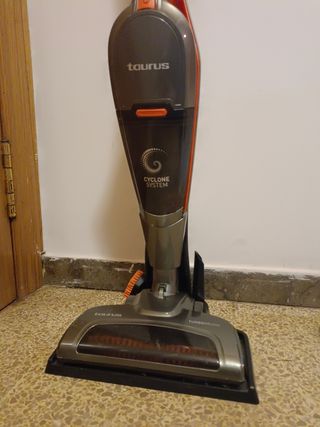 Aspirador mano Taurus 