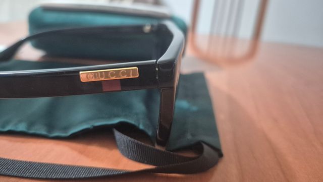 Se venden gafas de sol GUCCI