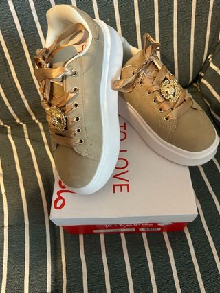 Scarpa sneakers casual/elegante