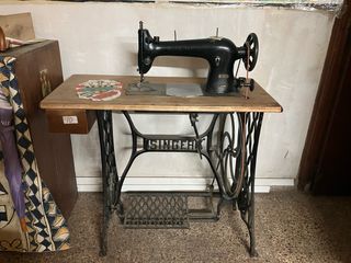 Maquina de coser vintage SINGER