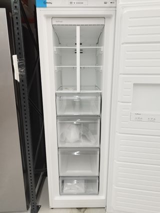 ¡Congelador Vertical Balay Blanco - NUEVO!