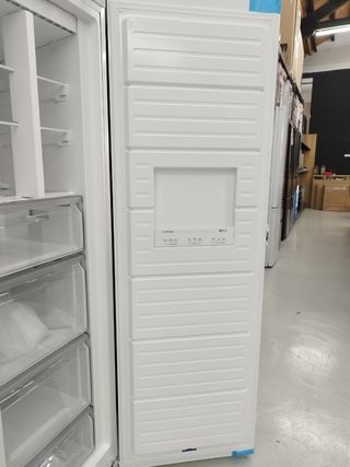 ¡Congelador Vertical Balay Blanco - NUEVO!