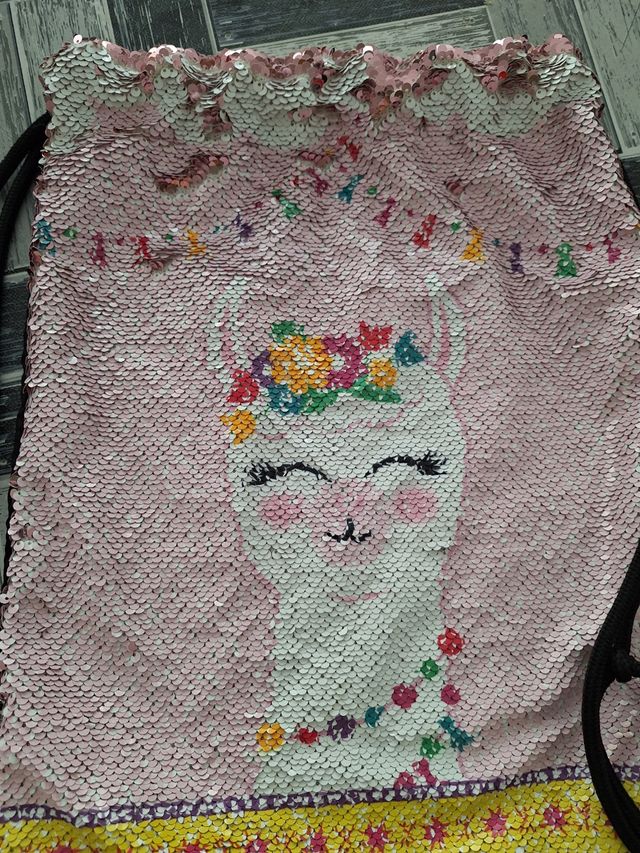 Mochila con cordón llama