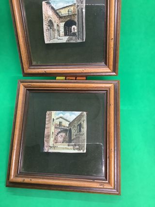 Dipinti su ceramica con cornice in legno e vetro