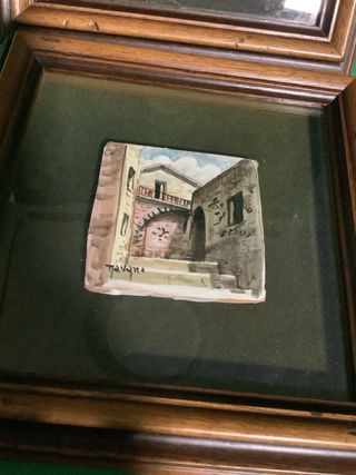 Dipinti su ceramica con cornice in legno e vetro