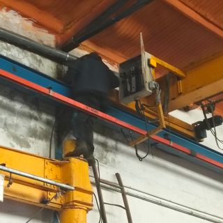 Guia puente grúa 70 metros