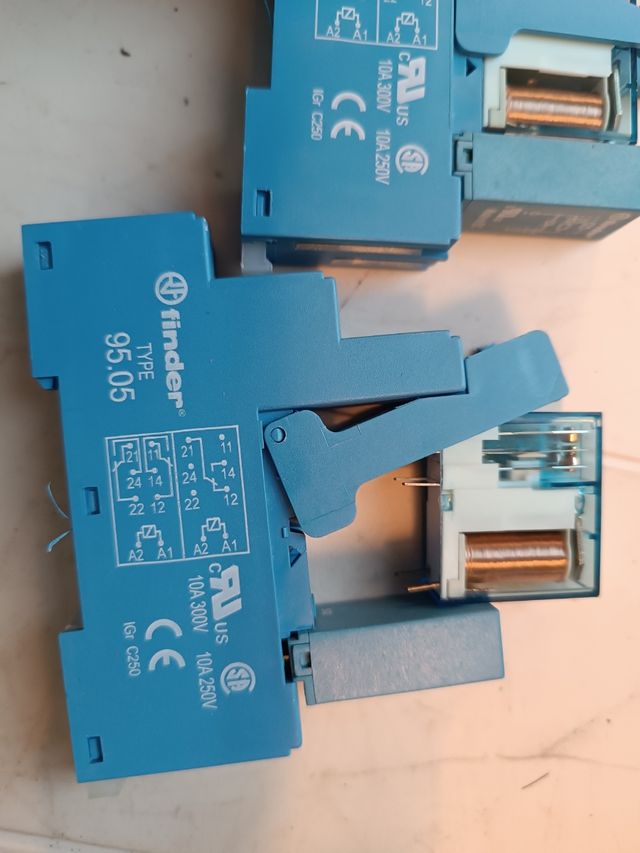 1 Rele interface 28-48V DC bicontac extraíble pilo