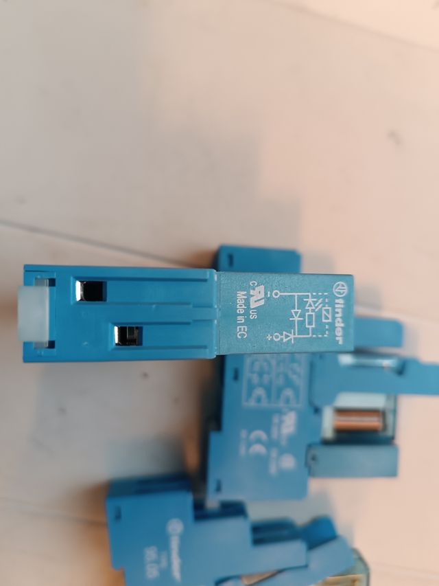 1 Rele interface 28-48V DC bicontac extraíble pilo