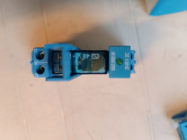 1 Rele interface 28-48V DC bicontac extraíble pilo