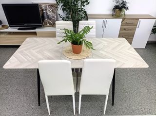 Mesa extensible nueva + 4 Sillas 