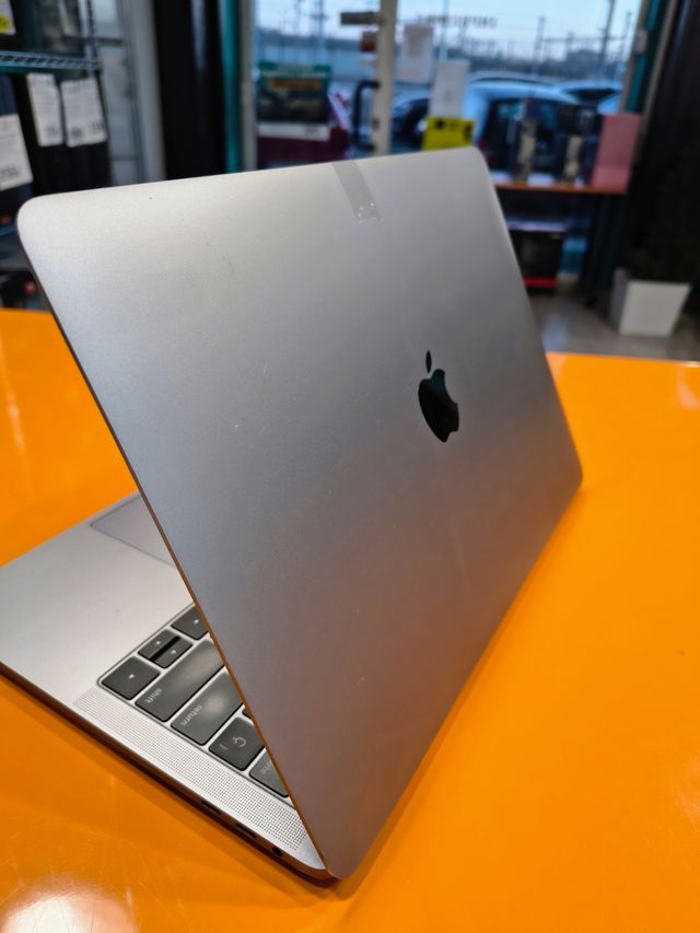 MacBook pro i7 RAm 16GB SSD 1Tera 2018 IVA incluid