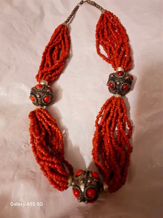 Collana antica india rossa