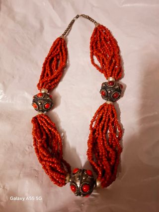 Collana antica india rossa