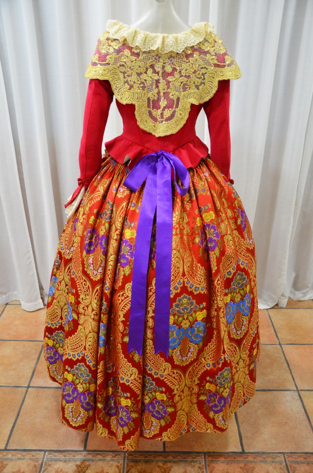 Traje de fallera, siglo XVIII.