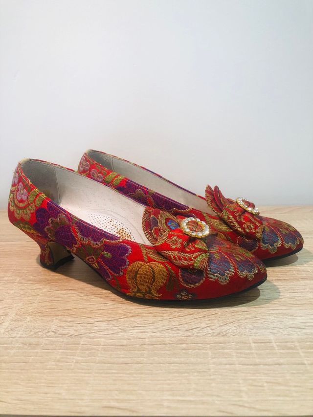 Traje de fallera, siglo XVIII.