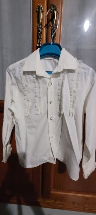 Traje  flamenco  en muy buen estado  de 4 a 7 años