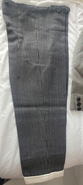 Traje  flamenco  en muy buen estado  de 4 a 7 años