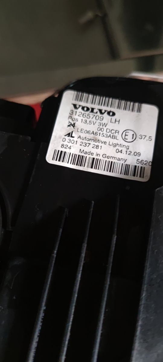 Volvo S40 farol esquerdo