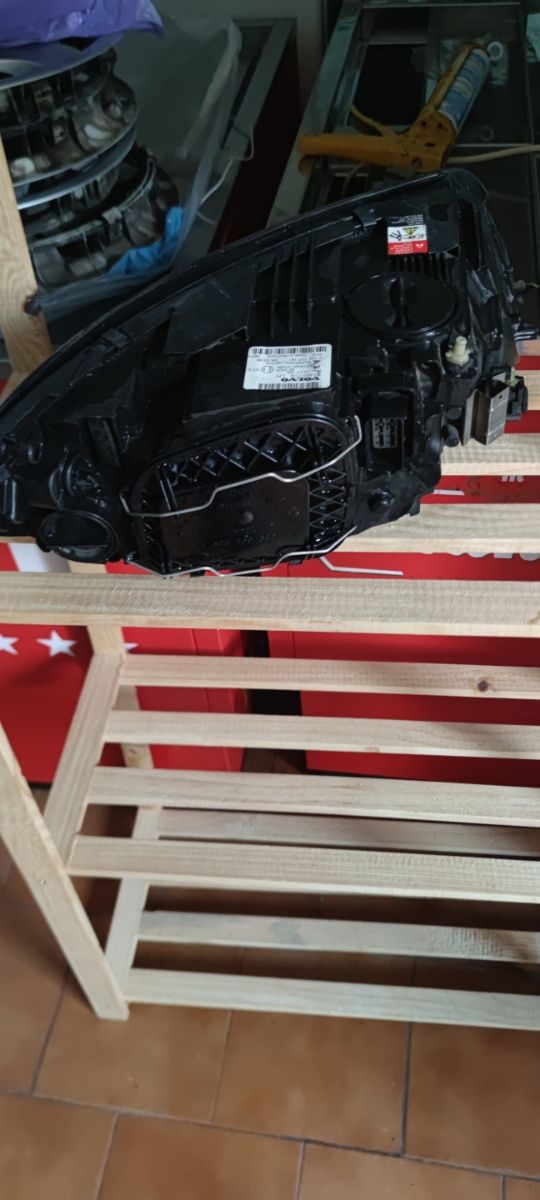 Volvo S40 farol esquerdo