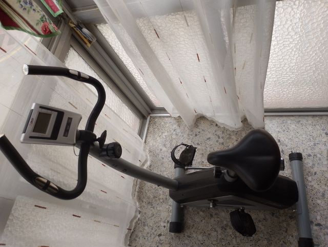 Bicicleta estática deportiva DKN