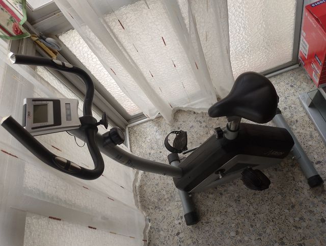 Bicicleta estática deportiva DKN