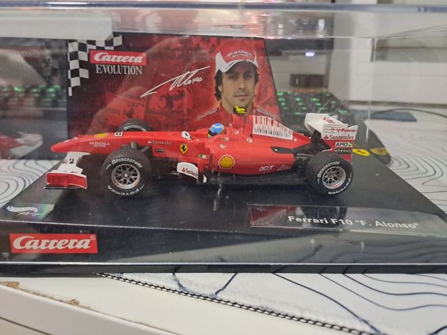 Scalextric Ferrari f10 Alonso