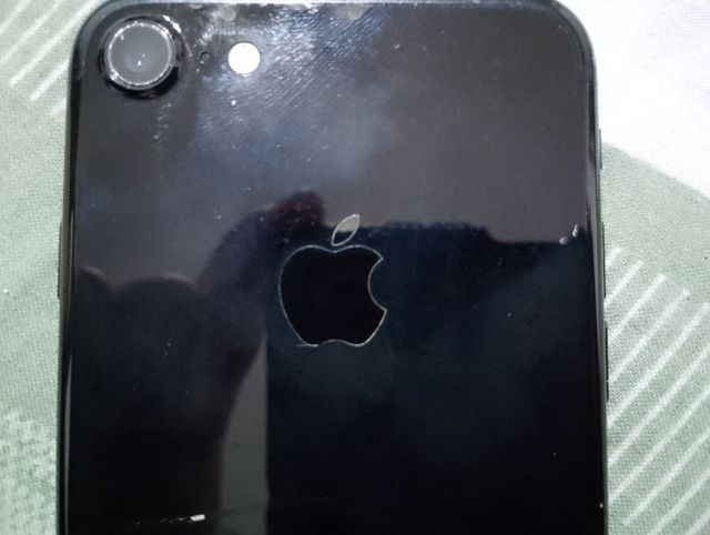 Móvil iPhone 7 de la marca Apple