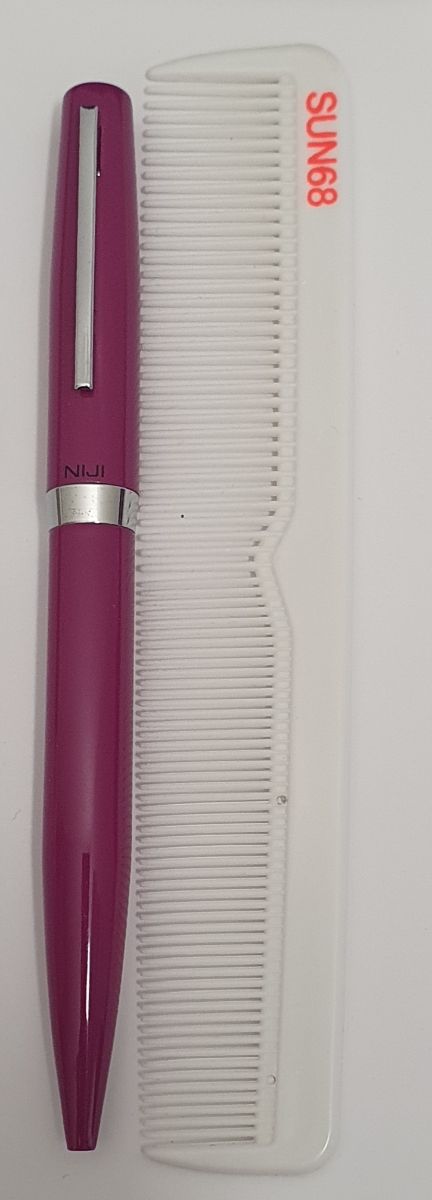 Penna e pettine da borsa Sun 68 nuovo