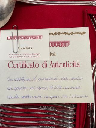 Posate antiche e coltelli di corno e argento