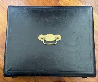 Posate antiche e coltelli di corno e argento