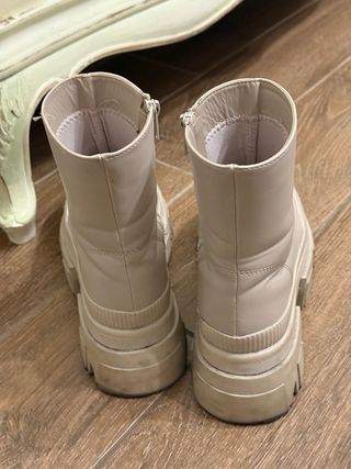 Botines beige Bershka