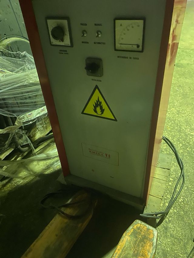 Cargador trifasico para carretilla elevadora