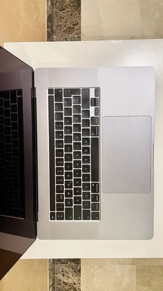 MACBOOK PRO 16”  i7