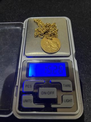 Cadena de oro con colgante