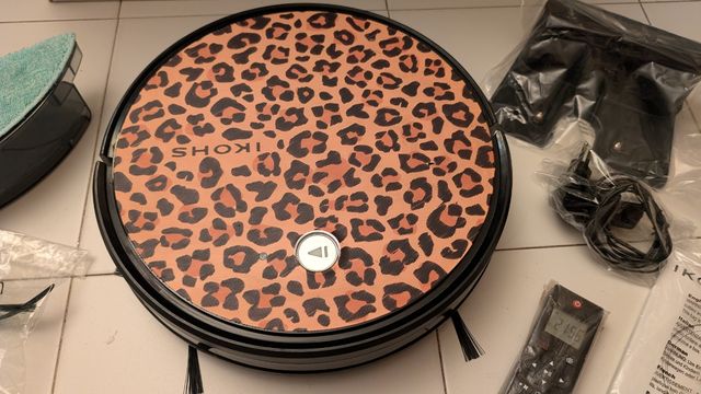 Robot aspira e lava 