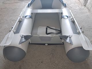 Neumática COBRA 2,49m + Motor TOHATSU 5CV 
