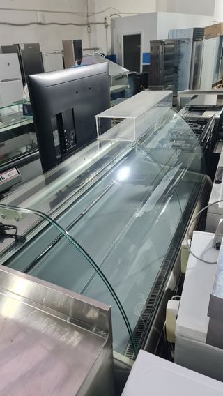 Vitrina fría  para  tapas y acristalados