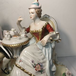 FIGURA DE PORCELANA 24CM