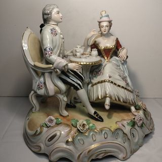 FIGURA DE PORCELANA 24CM