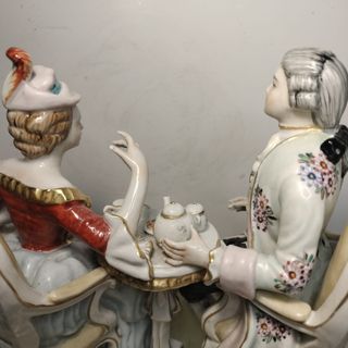 FIGURA DE PORCELANA 24CM