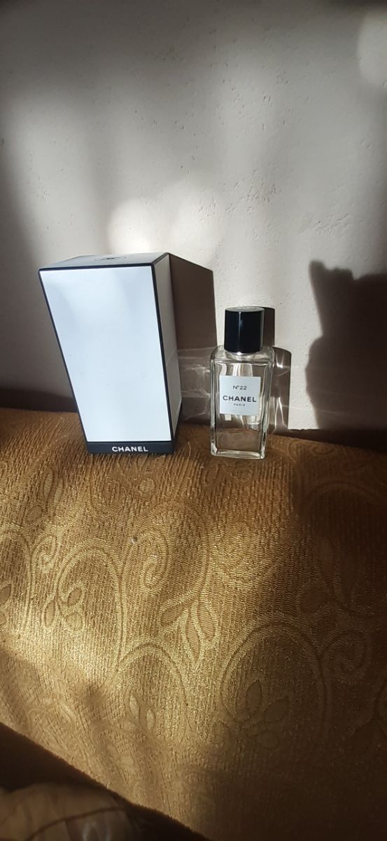 Chanel scatola con bottiglia