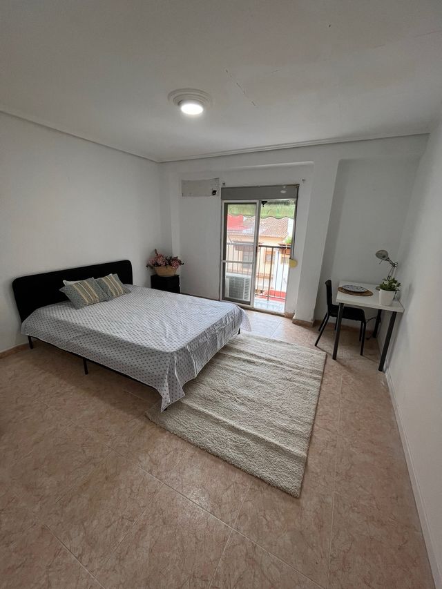 HABITACIONES LOW COST. CENTRO DE VALENCIA.