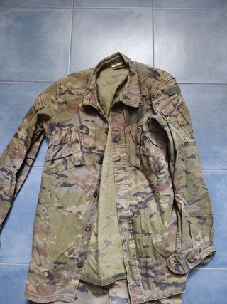Traje militar mimeta pizselado 1L