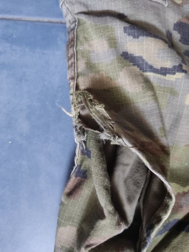 Traje militar mimeta pizselado 1L