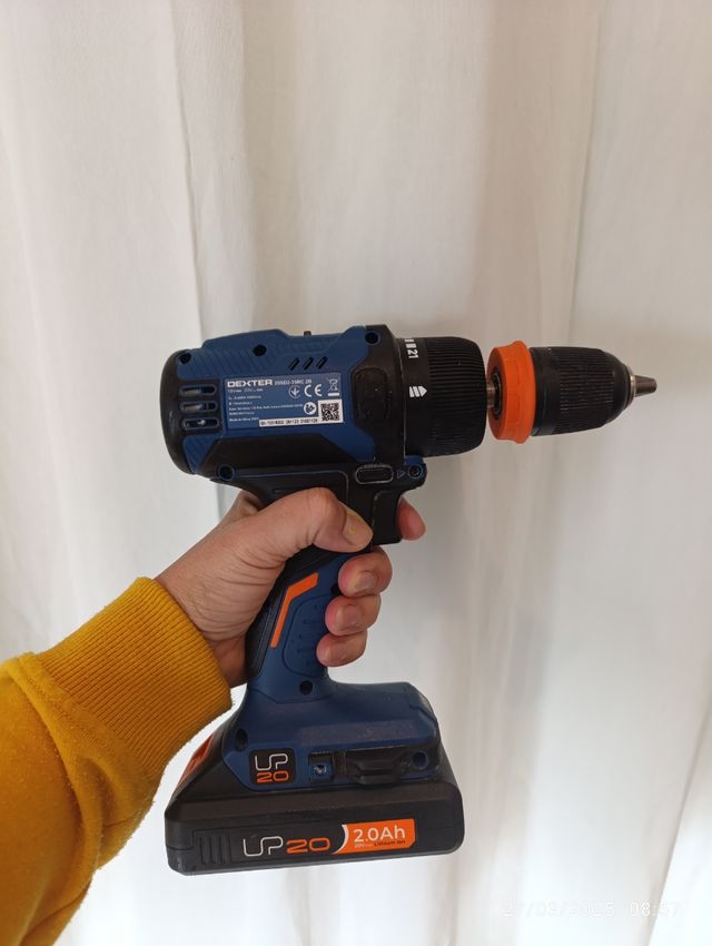 Taladro con baterías