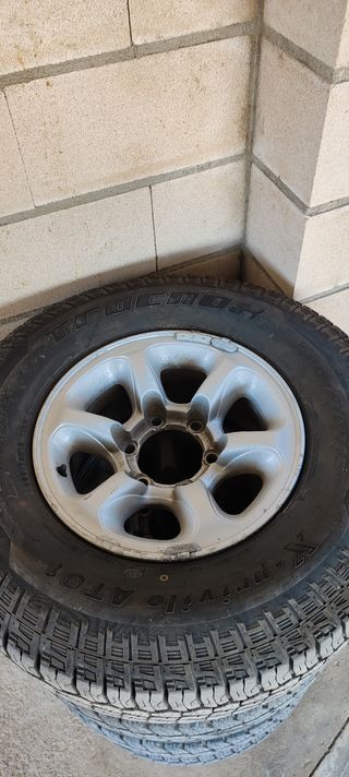 Llantas Mitsubishi Montero 