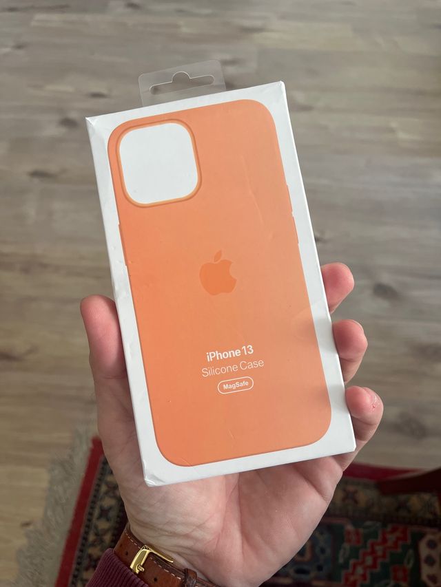 Funda silicona iPhone 13 nueva